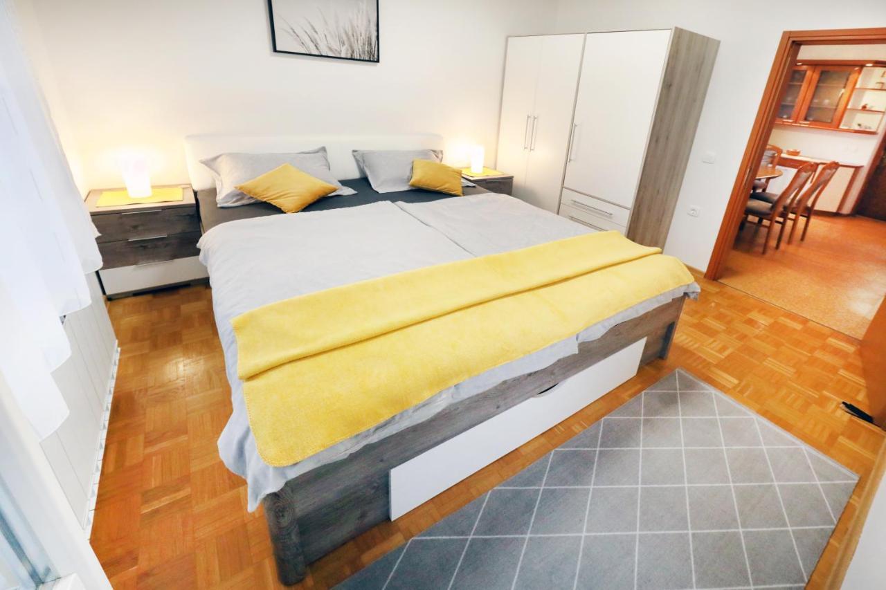 Apartma Vila Zigmund 采尔克尼察 外观 照片