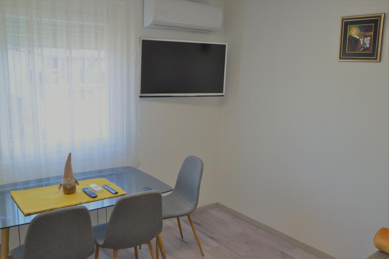 Apartma Vila Zigmund 采尔克尼察 外观 照片